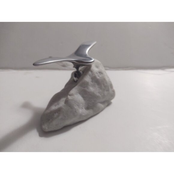 Hoselton Vintage Goose Sculpture Made in Canada Hand Crafted  3.5" x 4" x 2 1/2" - Picture 6 of 9